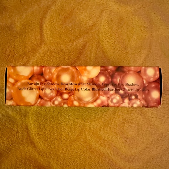 Bobbi Brown Uber Nude Lip and Eye Palette - Picture 9 of 10